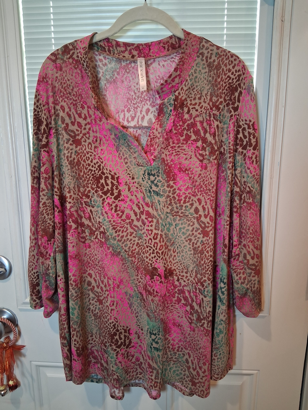 sku361 Dear Scarlett "Lizzy-Top" Animal-Print V-Neck Tunic -XL